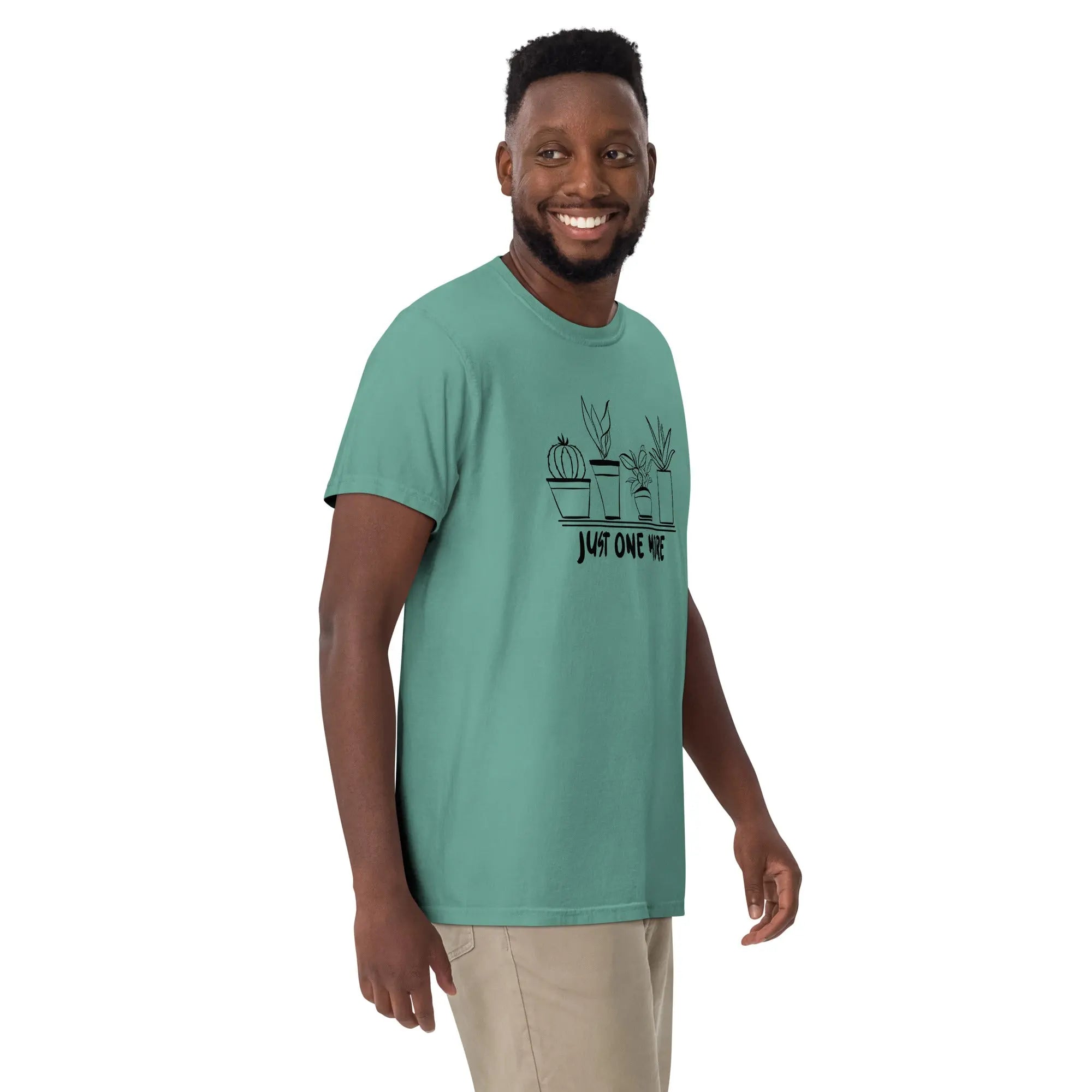 Plant Addict - Comfort Colors T-Shirt - Hive Plants -